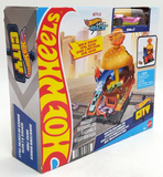HOT WHEELS - Downtown Burger Drive Thru Playset