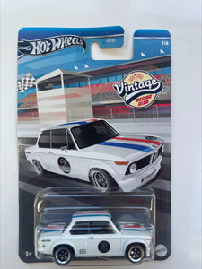 HOT WHEELS DIECAST - Vintage Racing Club BMW 2002