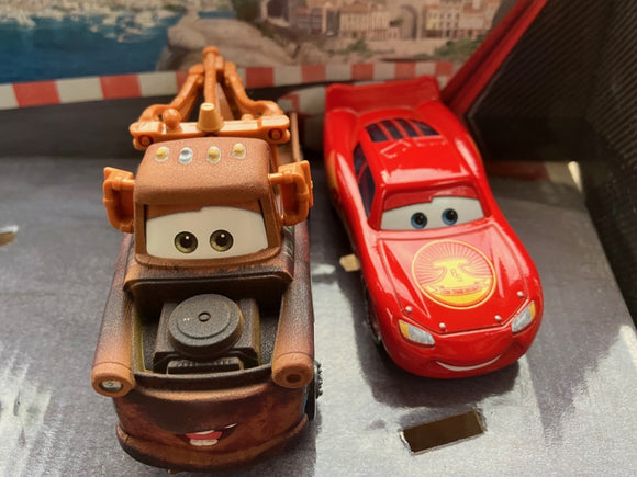 DISNEY CARS DIECAST - On the Road - Road Trip LMQ and Mater (without packaging)