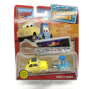 DISNEY CARS DIECAST - Welcome to Radiator Springs Luigi and Guido with keychain
