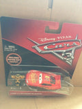 DISNEY CARS 3 DIECAST - Lightning McQueen with Piston Cup Trophy