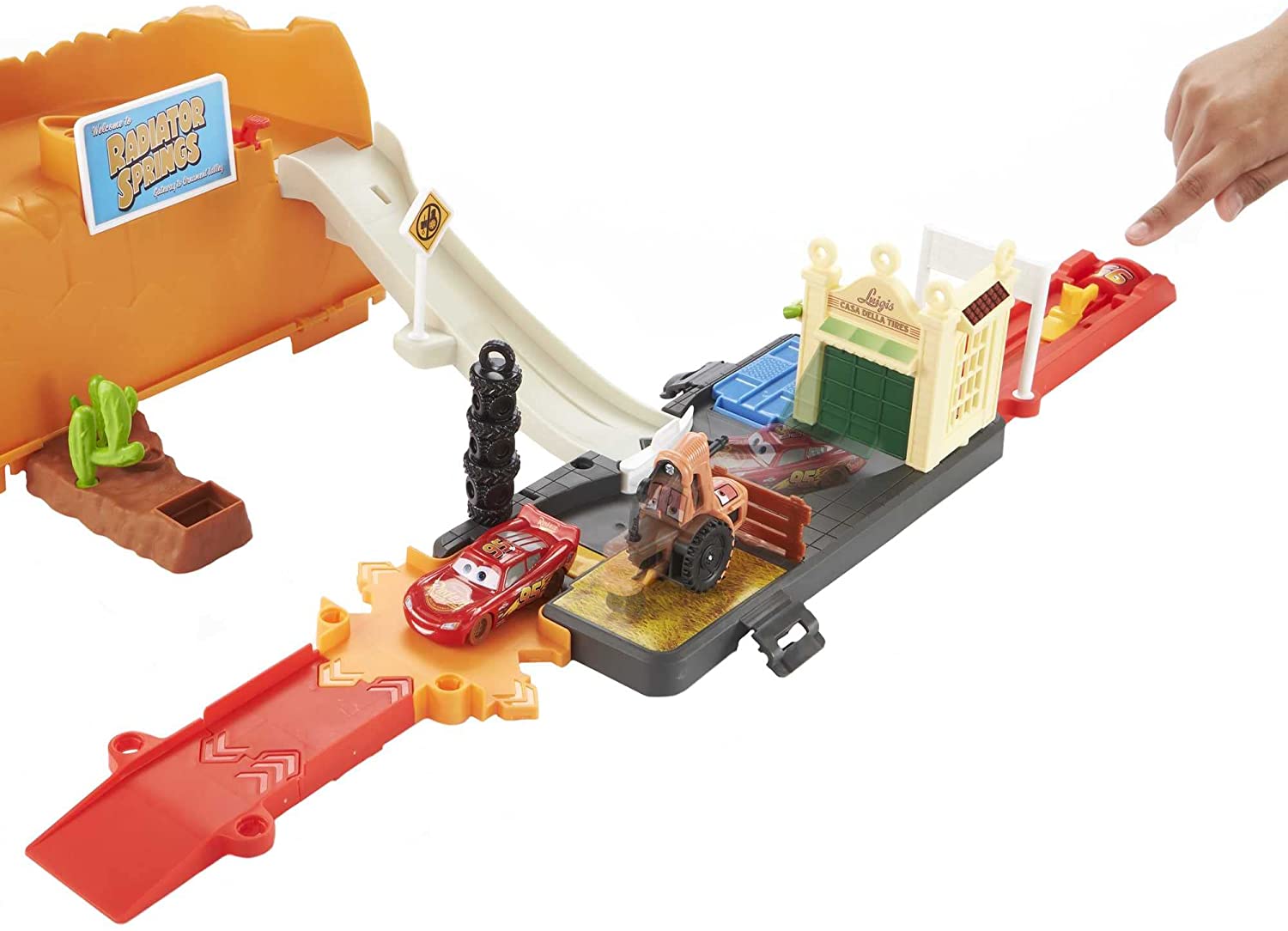 DISNEY CARS - Race and Go Playset